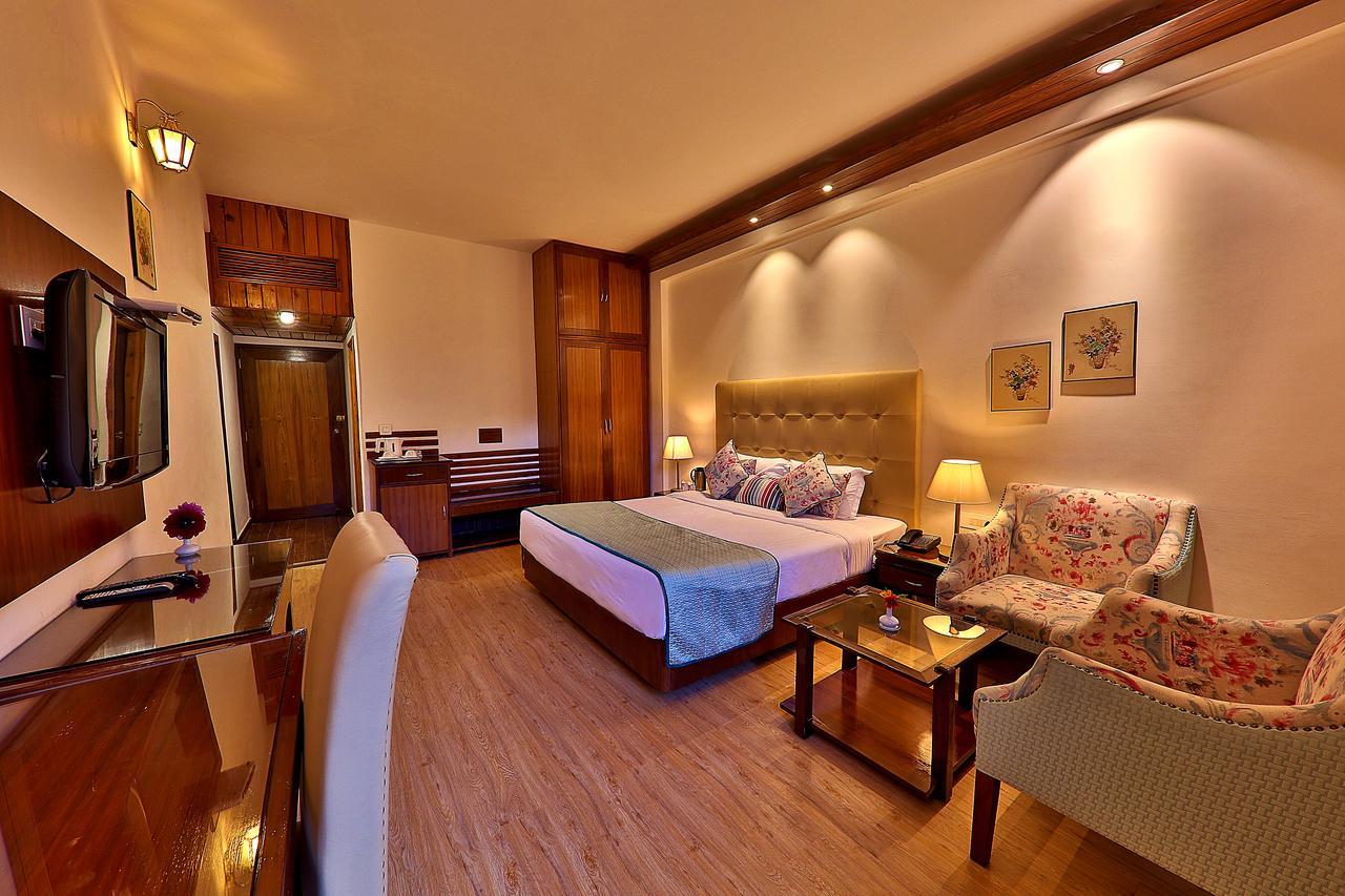 Hotel Manali Heights Buitenkant foto