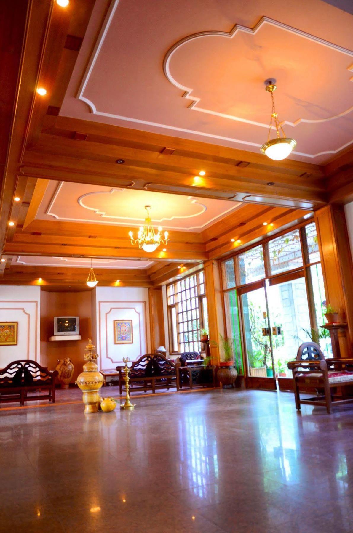 Hotel Manali Heights Buitenkant foto