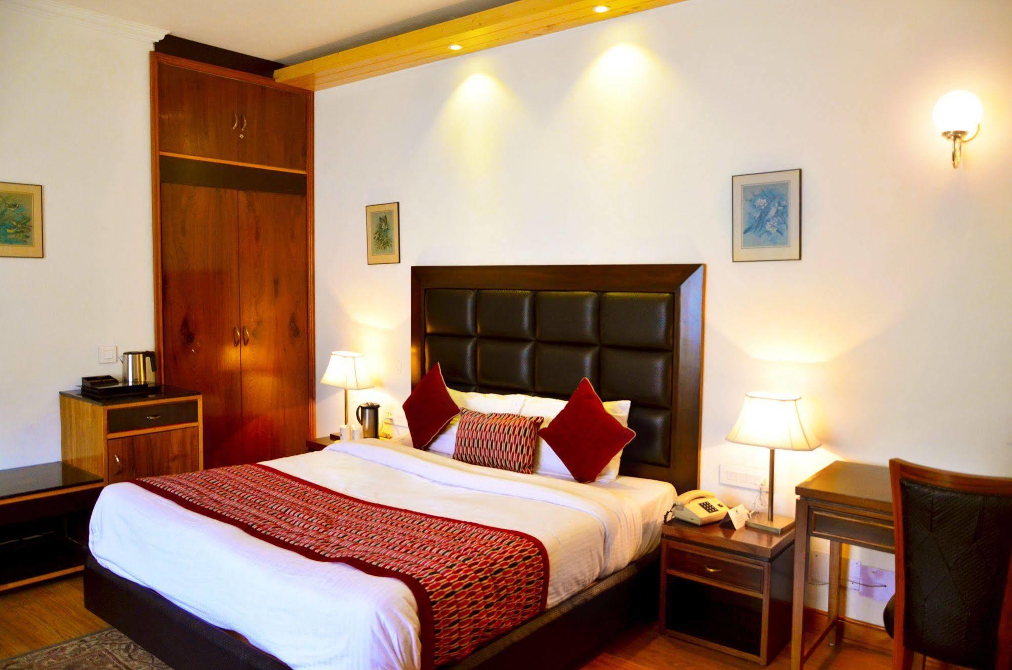 Hotel Manali Heights Buitenkant foto