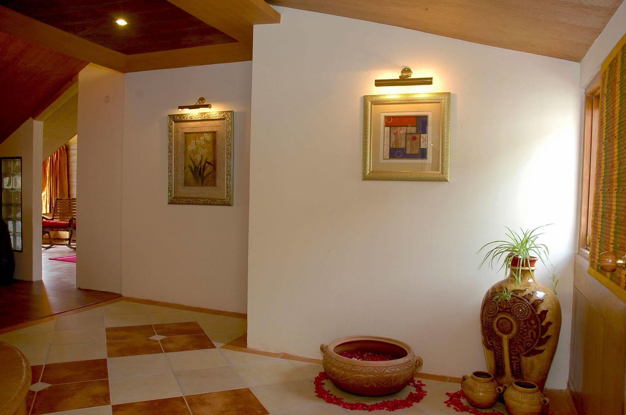 Hotel Manali Heights Buitenkant foto