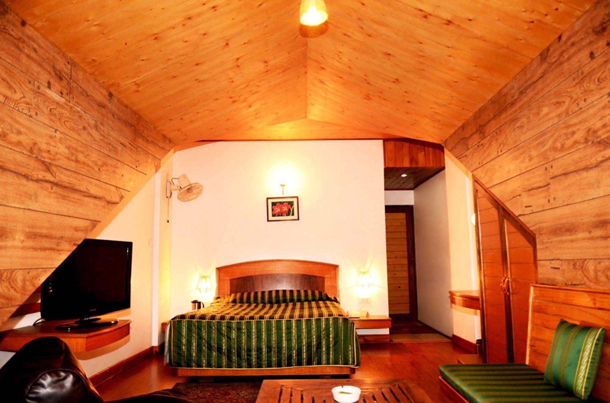 Hotel Manali Heights Buitenkant foto